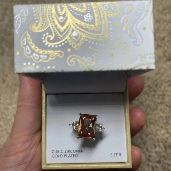 Emerald Brown Cut Charter Club Crystal Ring in Gold Plate 5,6,7,10 sizes NWT - Picture 4 of 8